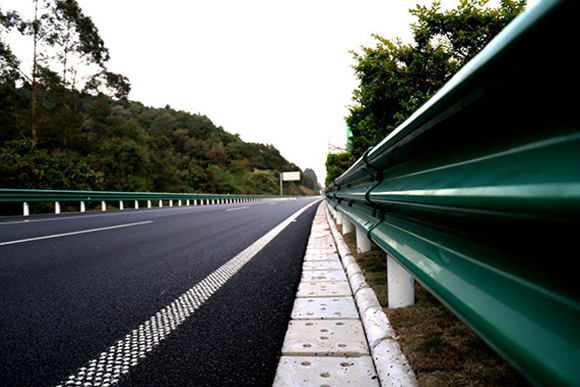 海南高速公路护栏的常用类型